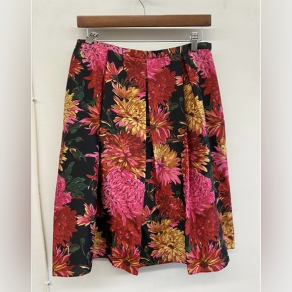 Vintage Silk Dark Floral Skirt Talbots 12W  100% Silk - Picture 1 of 7